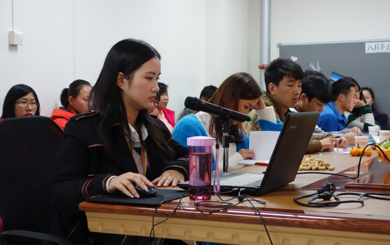 昆明天度網(wǎng)絡(luò)公司從2013年開始籌備新媒體營銷公益講座和老客戶網(wǎng)絡(luò)營銷沙龍，我們邀請了國內(nèi)網(wǎng)絡(luò)營銷和移動互聯(lián)網(wǎng)營銷專家親臨公司，為保證培訓(xùn)質(zhì)量和溝通效果，我們每次只邀請20-30家老客戶參加（全免費），我們將秉承全公益、全免費、不推銷任何產(chǎn)品和服務(wù)、只講干貨等原則，為新老客戶創(chuàng)造更多價值。